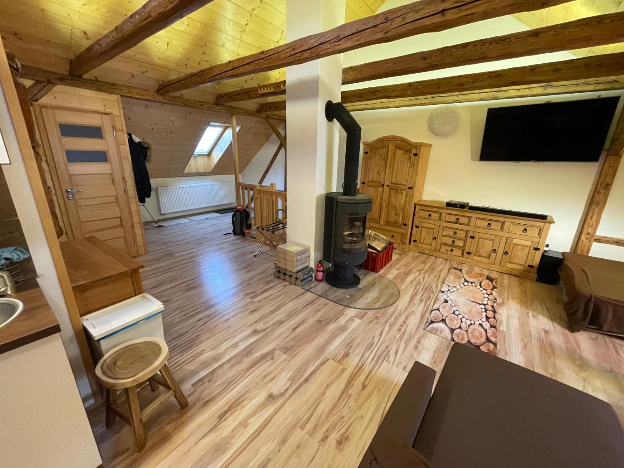 Apartmany Pod Kloboukem Jáchymov Exteriör bild