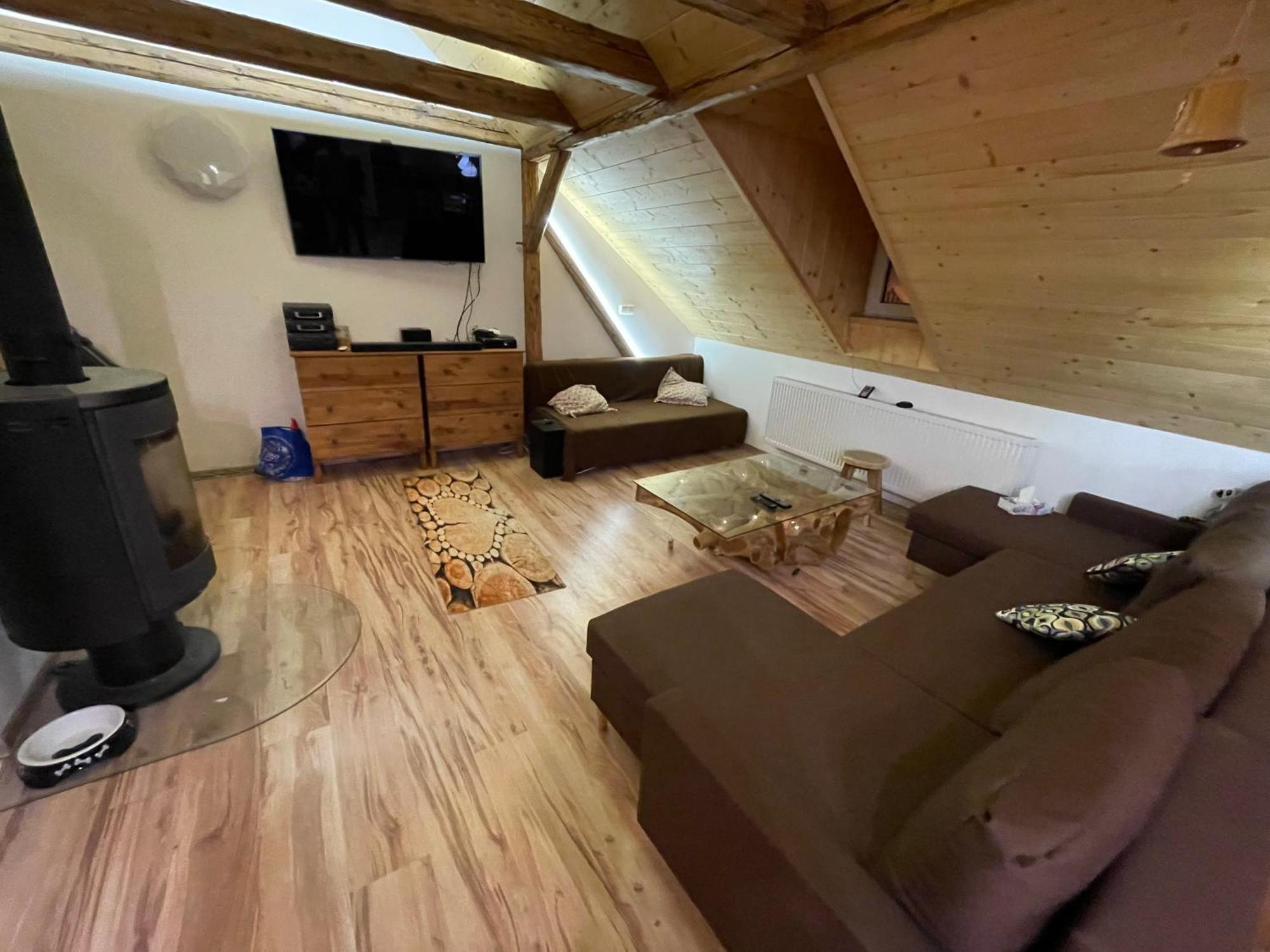 Apartmany Pod Kloboukem Jáchymov Exteriör bild